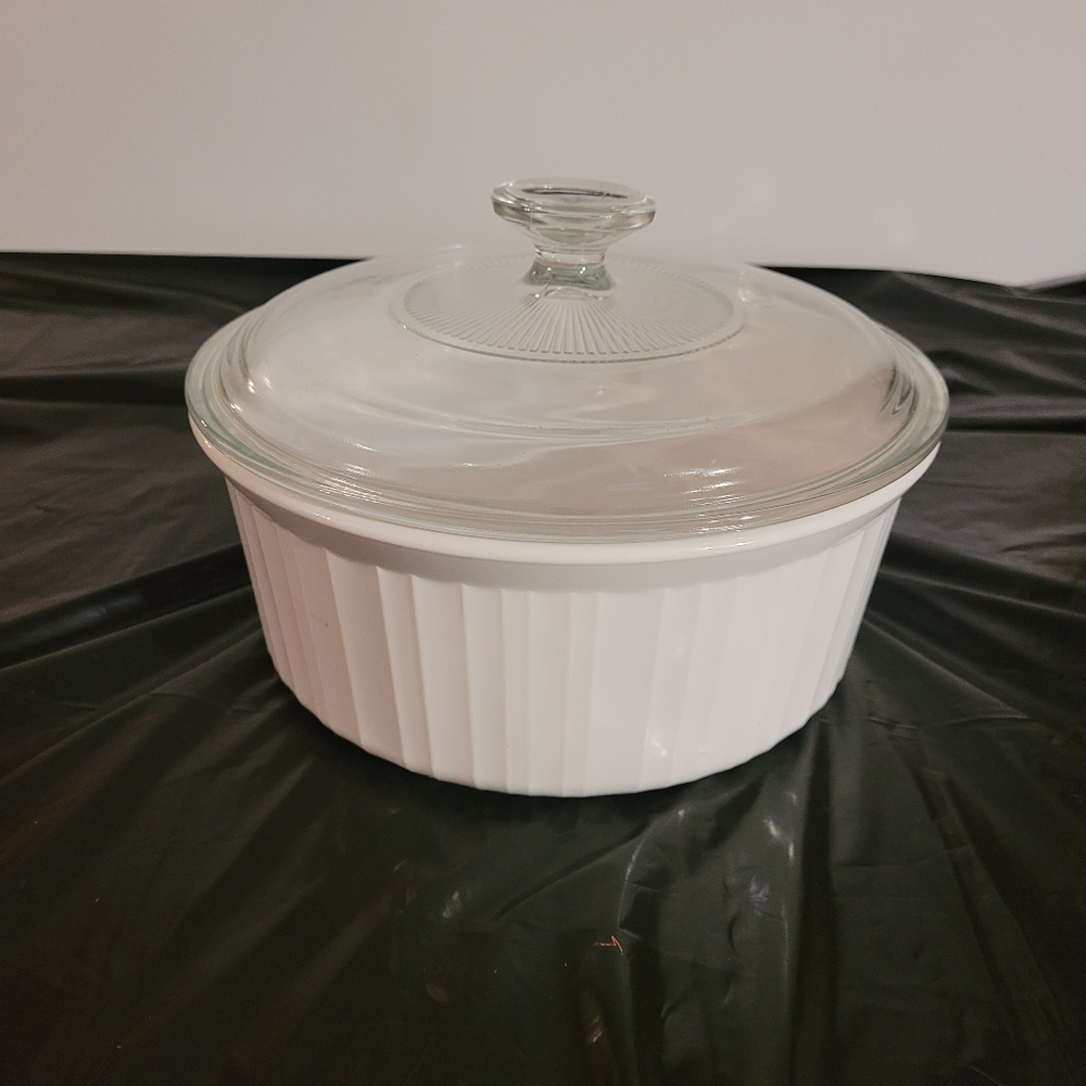corningware ribbed 2.5 ltr #f-1-b french white baking/serving bowl w/glass lid